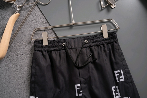 ブランドハーフパンツ側面デザイン